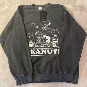 Peanuts® The Gang Cotton Graphic Sweatshirt size Large